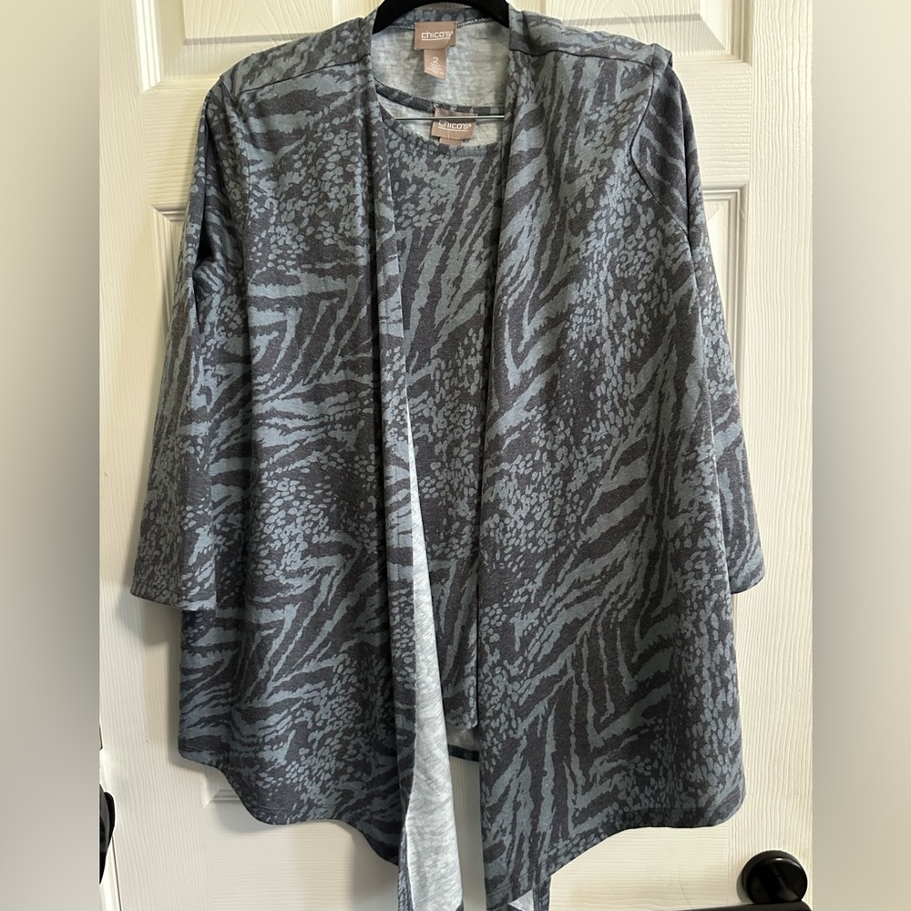 Chico's 2-PC Natural Wonder Tank & Drape Cardigan with Blue Cheetah Print Sz 2